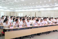 輝煌集團舉行《標準化接待服務禮儀培訓》提升專業(yè)素養(yǎng)！